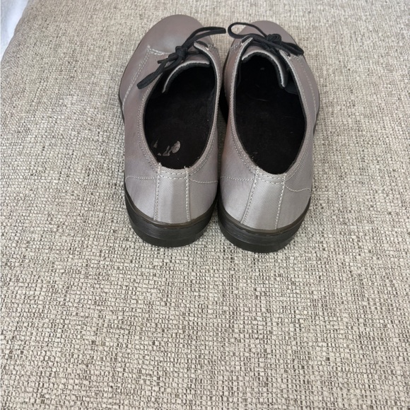 Dr. Martens Gray Canvas 2-Eye Lace Up Shoes AirWair Casual Oxford Size 8 - Picture 4 of 8